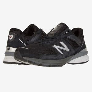 New Balance 990v5 in Black